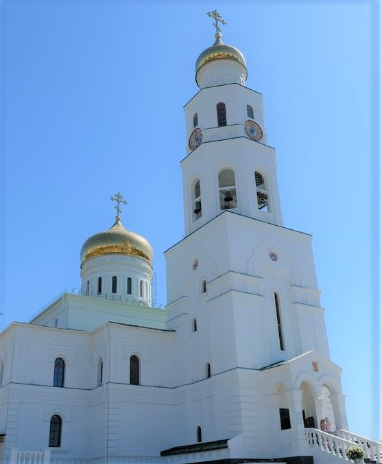 Часы на храме Св. апостола Андрея Первозванного в городе Астрахань